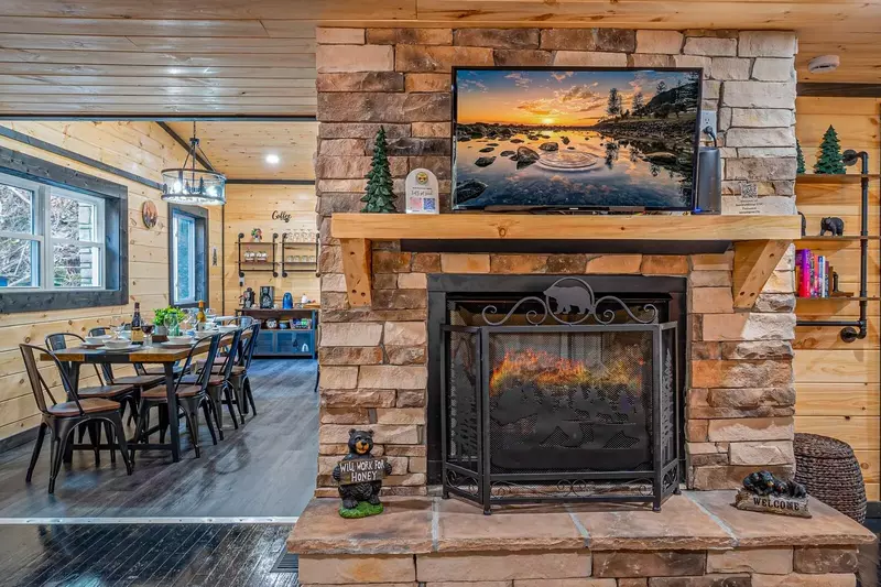 Bear Paradise Cabin