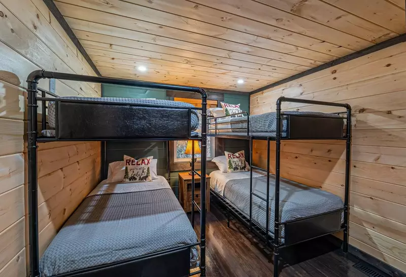 Bear Paradise Cabin
