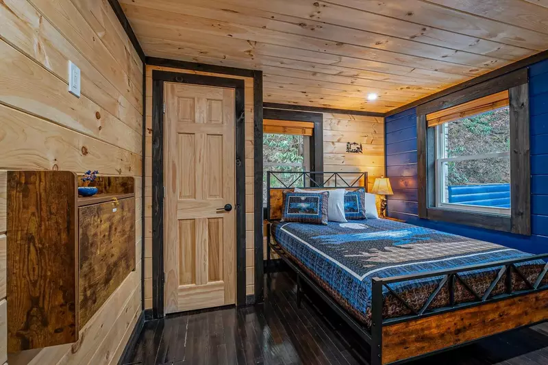 Bear Paradise Cabin