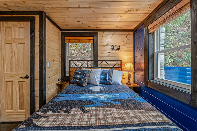 Bear Paradise Cabin
