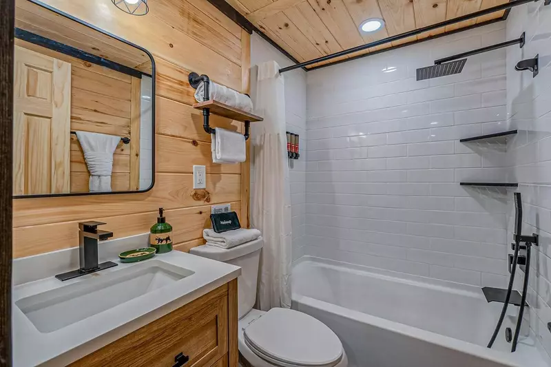 Bear Paradise Cabin