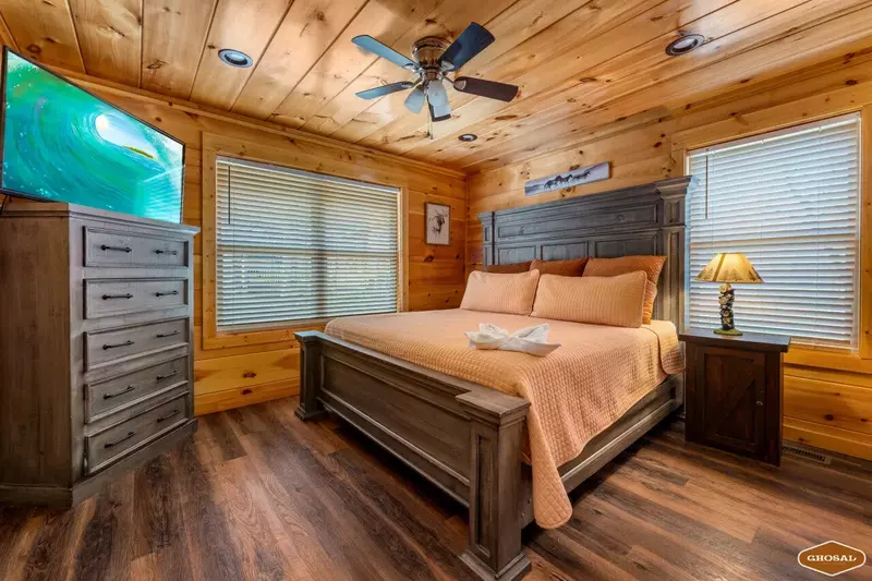 Serene Mountain Retreat by Ghosal Luxury Lodging