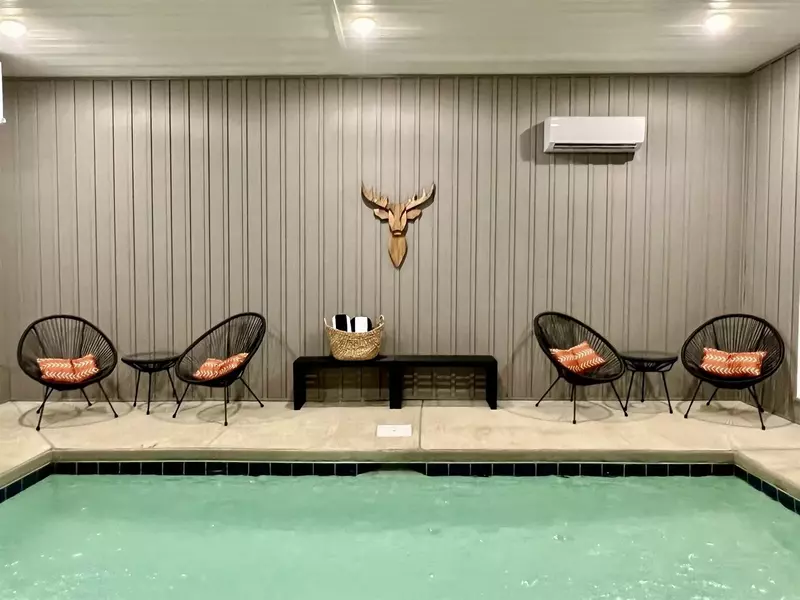 Tennessee Oasis Pool Cabin