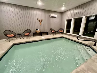 Tennessee Oasis Pool Cabin