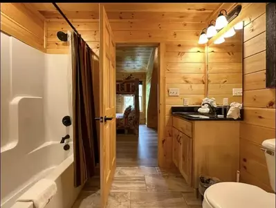 Tennessee Oasis Pool Cabin