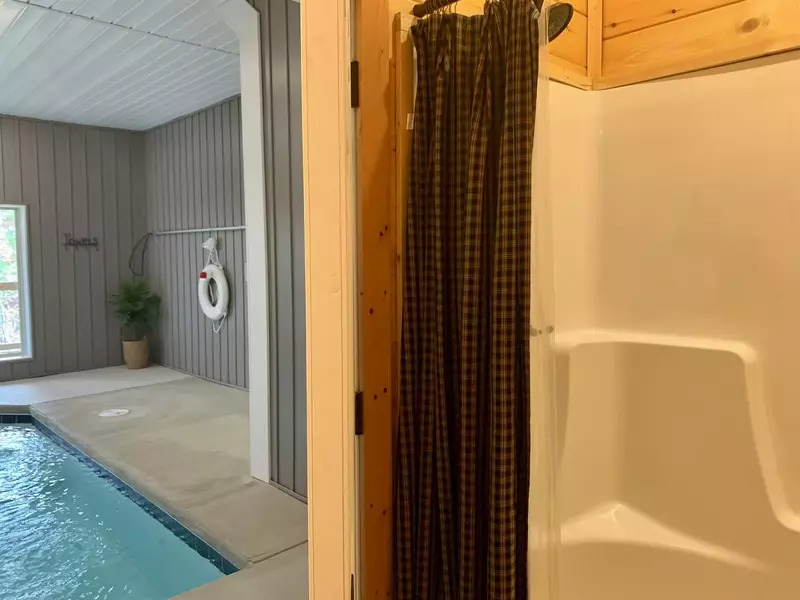 Tennessee Oasis Pool Cabin