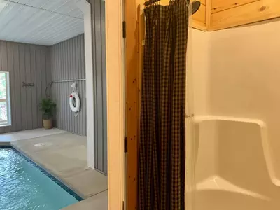 Tennessee Oasis Pool Cabin