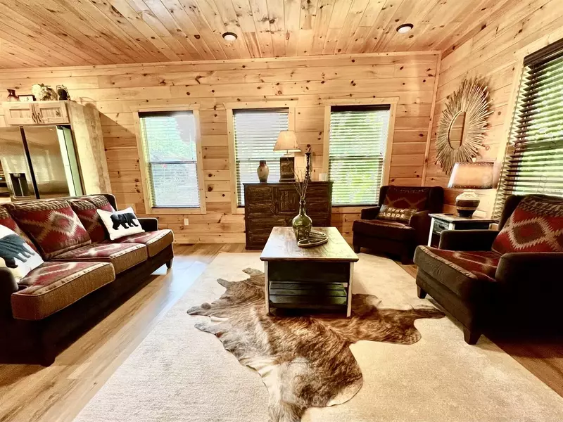 Tennessee Oasis Pool Cabin