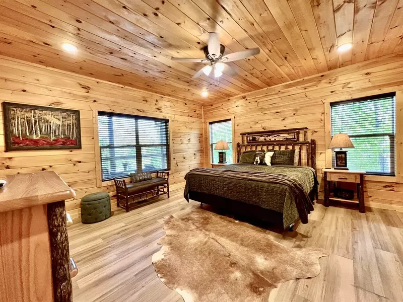 Tennessee Oasis Pool Cabin