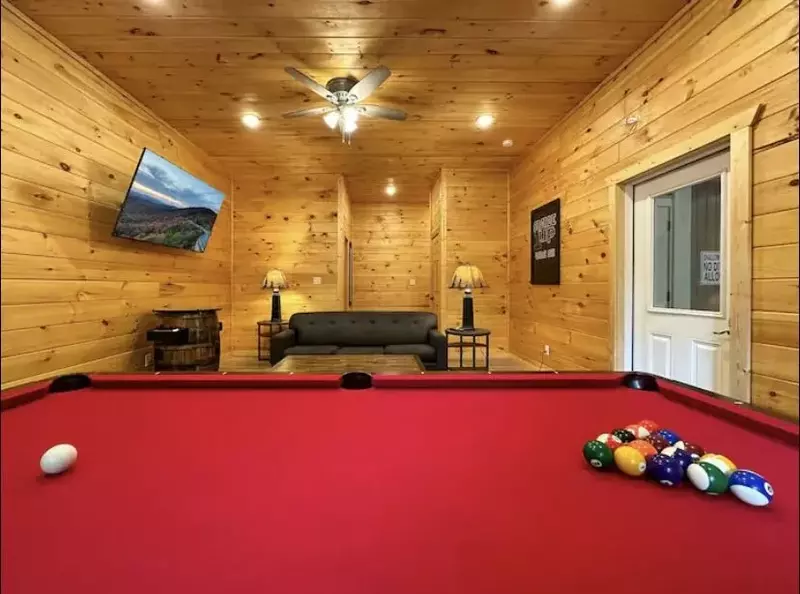 Tennessee Oasis Pool Cabin