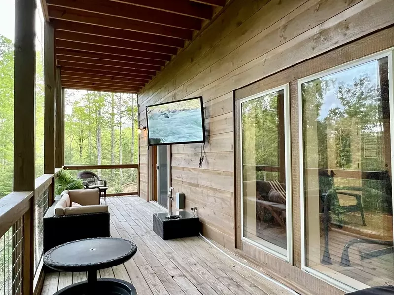 Tennessee Oasis Pool Cabin