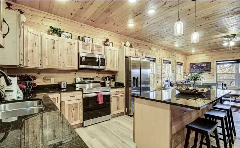 Tennessee Oasis Pool Cabin