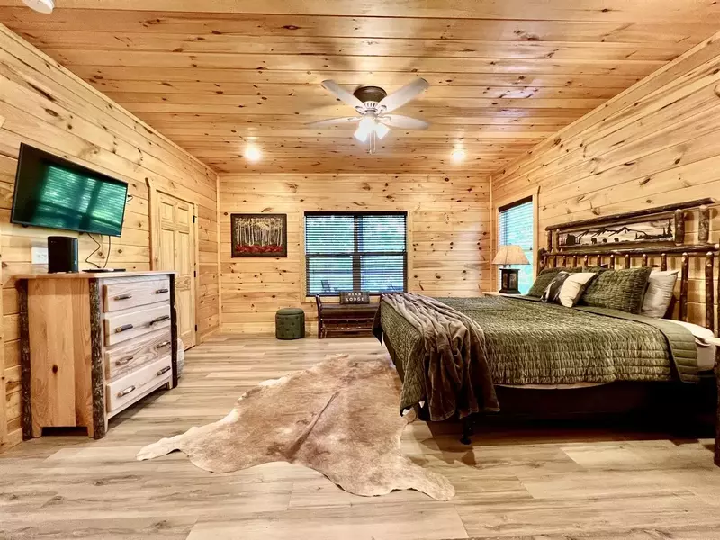 Tennessee Oasis Pool Cabin