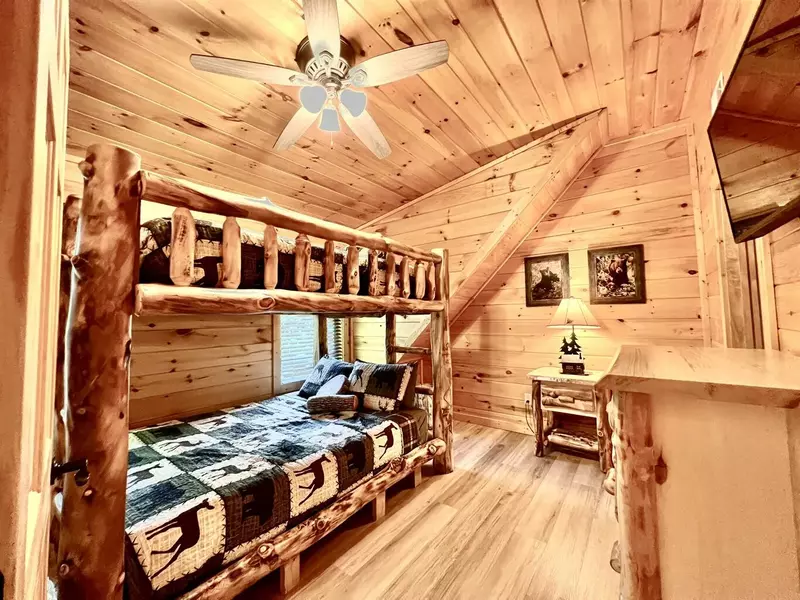 Tennessee Oasis Pool Cabin