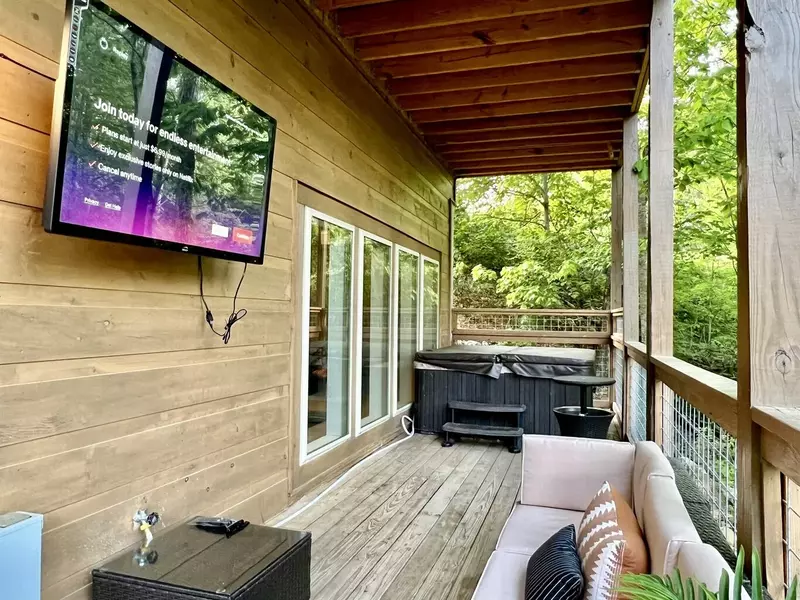 Tennessee Oasis Pool Cabin