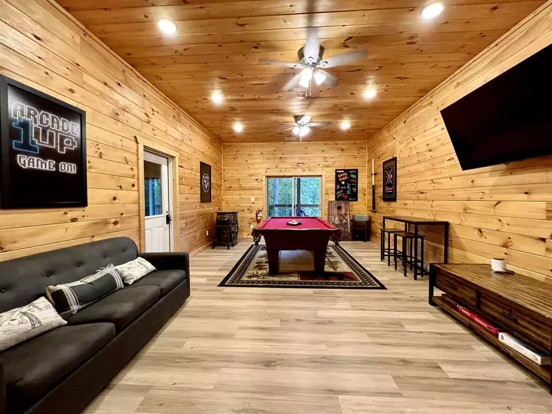 Tennessee Oasis Pool Cabin