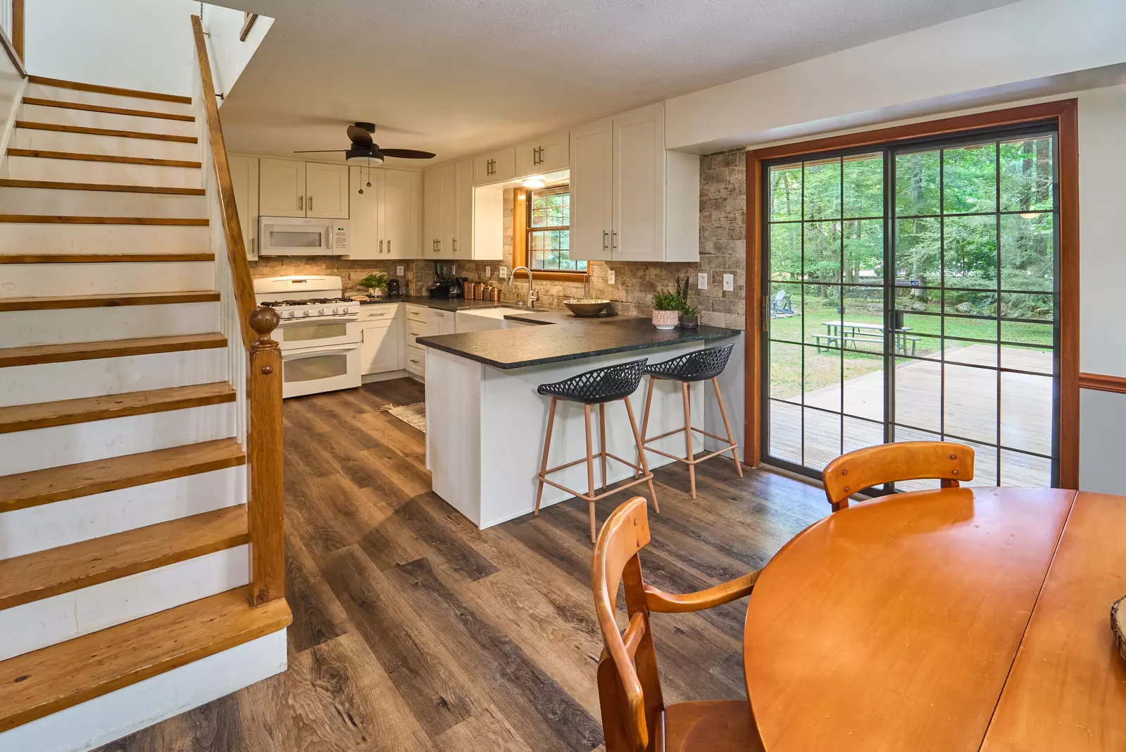 Property image, Interior, of Scenic Creek