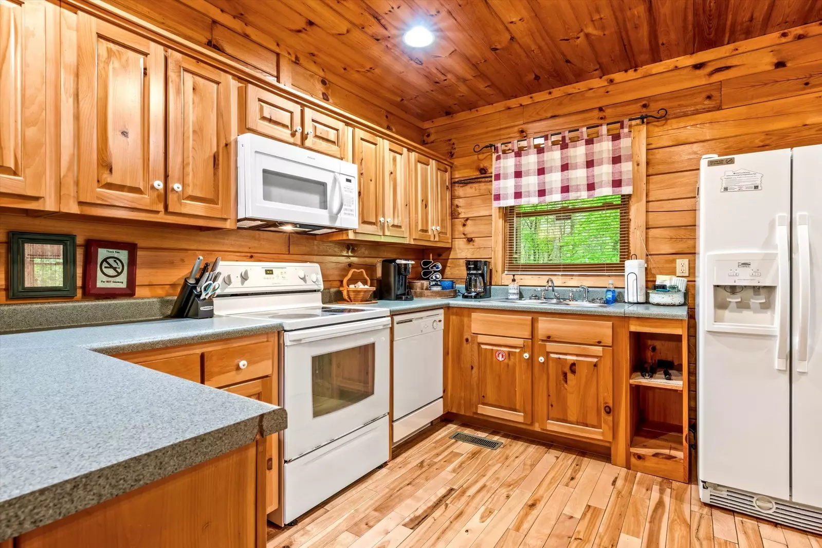 Mountain Laurel Hollow