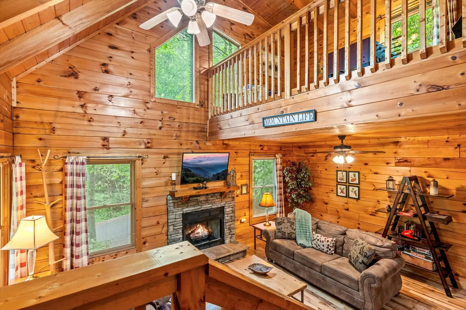 Mountain Laurel Hollow