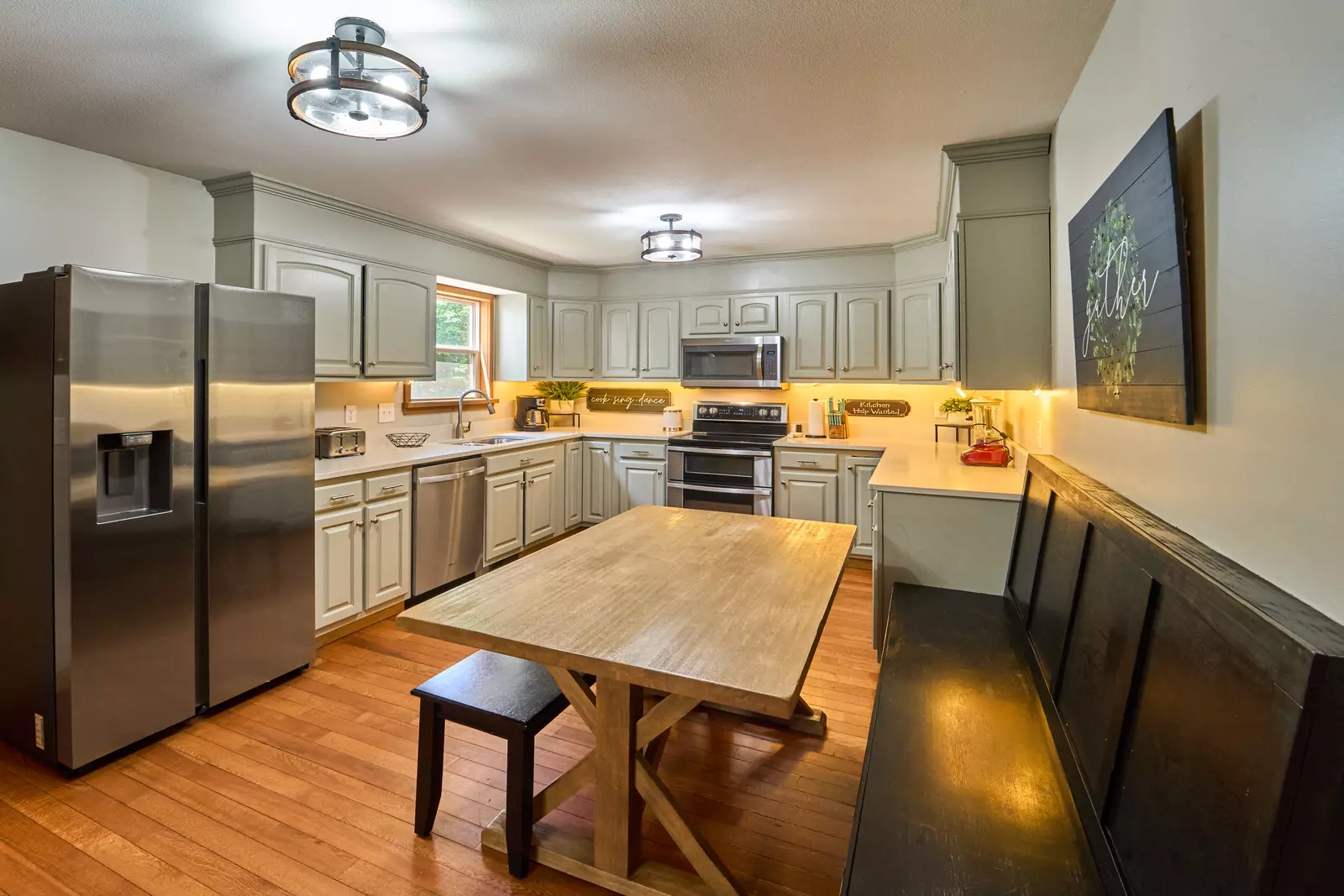 Property image, Interior, of Shady Creek