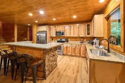 Property image, Interior, of Finders Keepers
