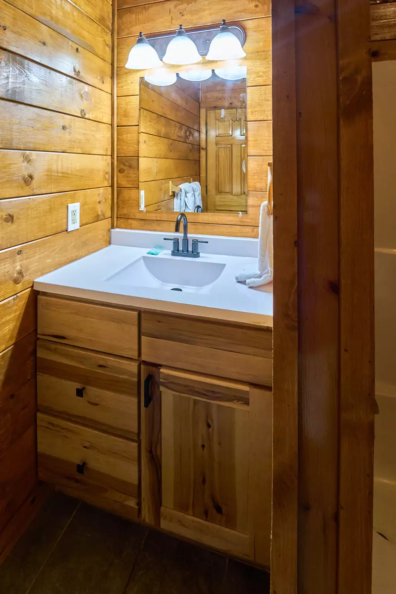 Property image, Interior, of Finders Keepers
