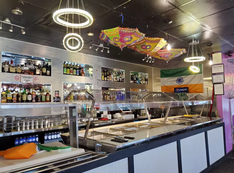 671b153082dd-Taste_of_India_Pigeon_Forge_Full_Bar (1)