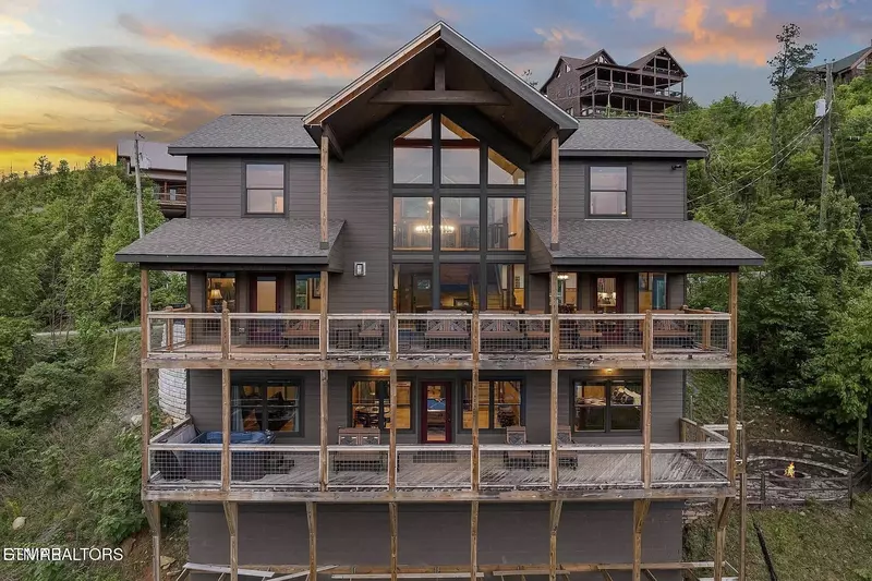 Mountain View Manor