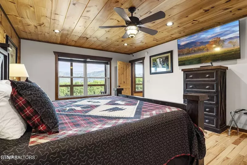 Mountain View Manor