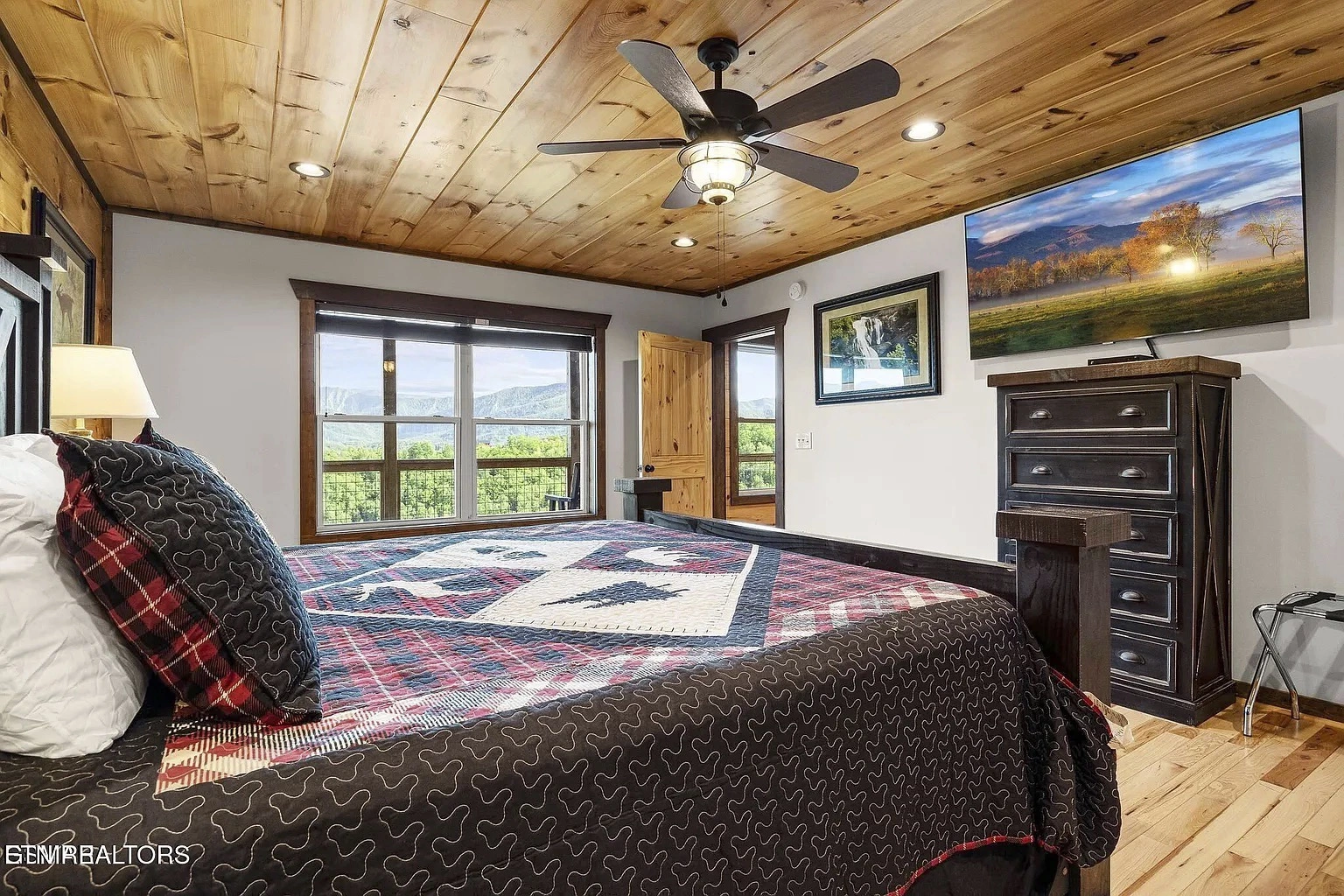 Mountain View Manor