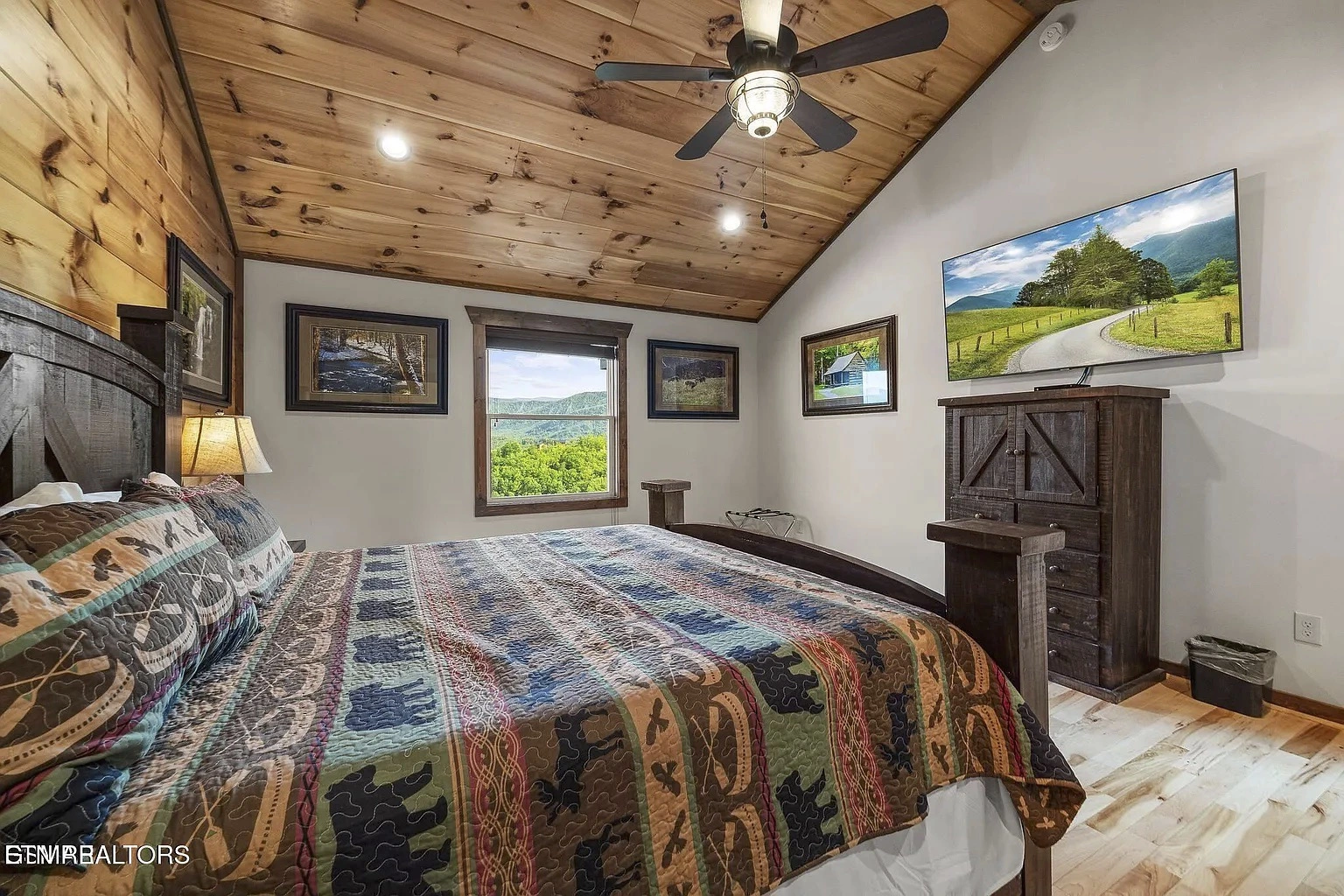 Mountain View Manor