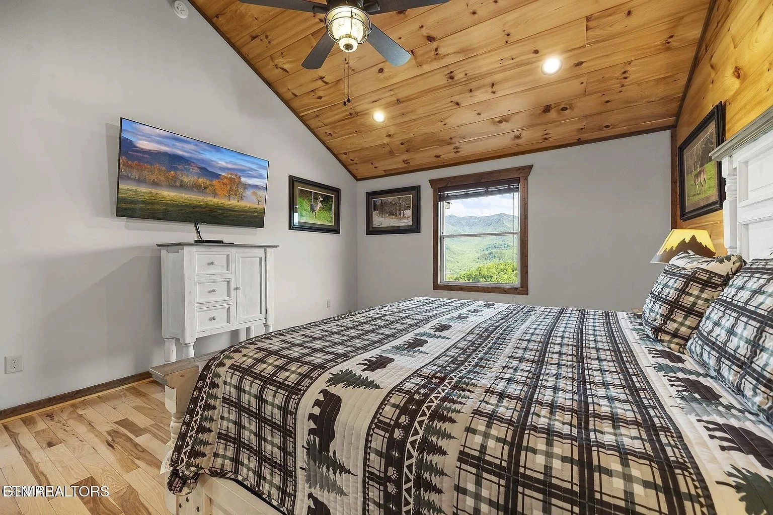 Mountain View Manor