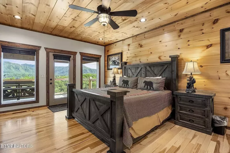 Mountain View Manor