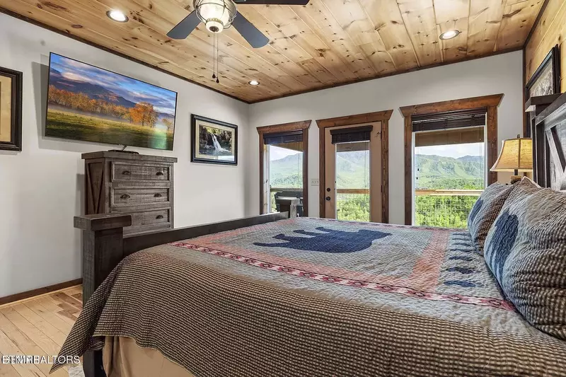 Mountain View Manor