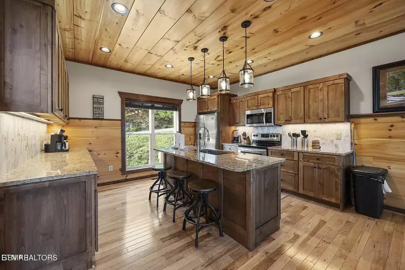 Mountain View Manor