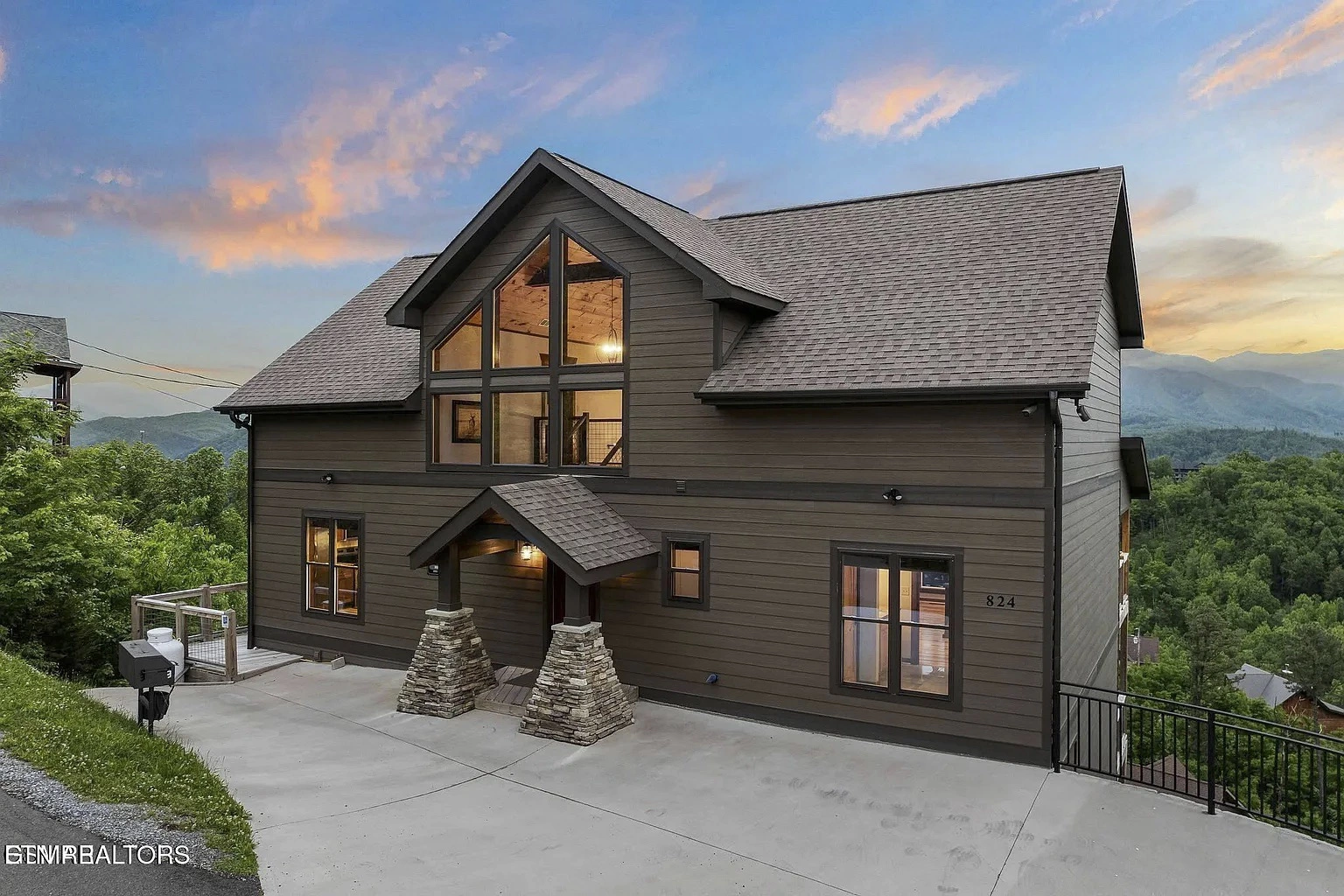 Mountain View Manor