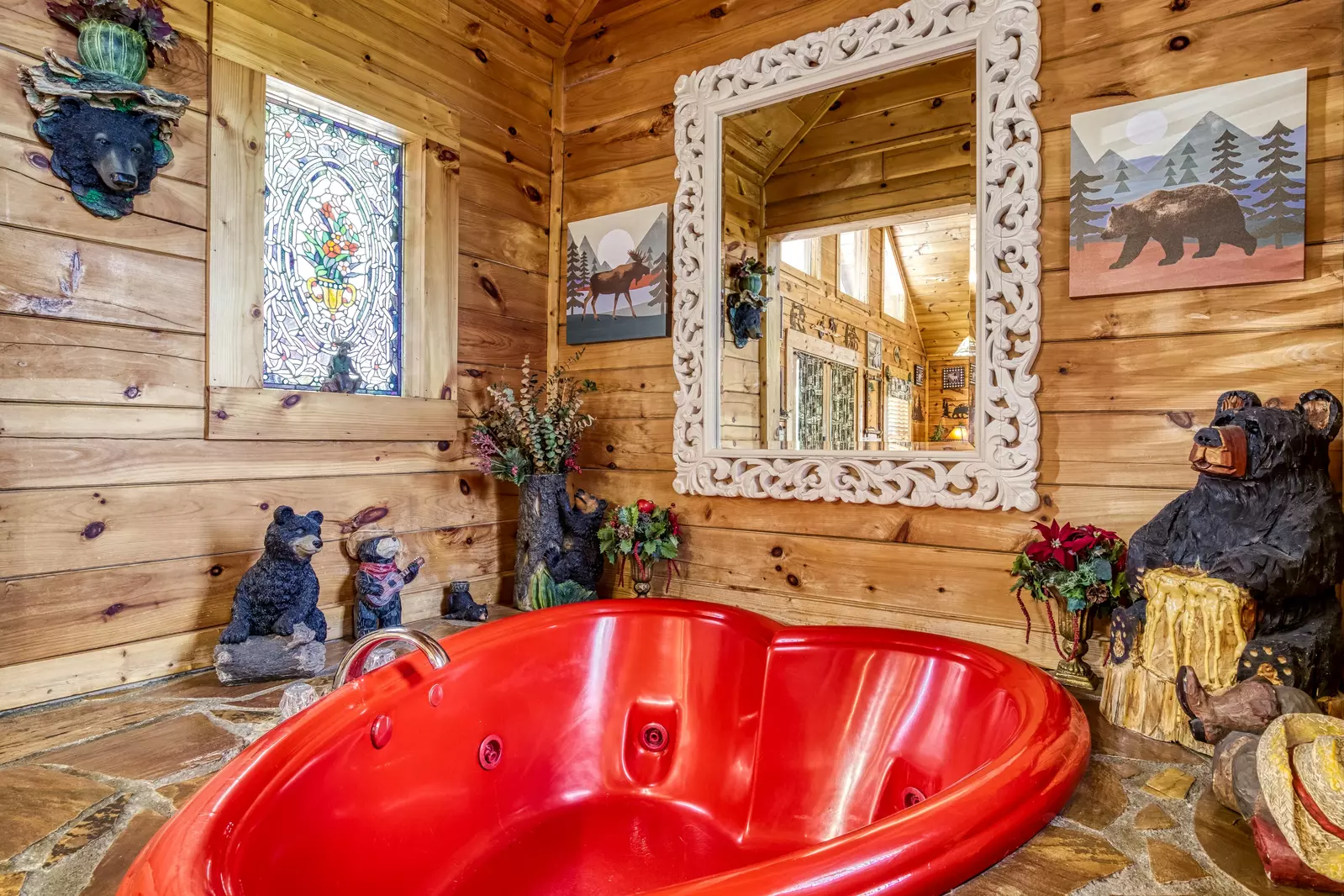 Wet and Wild en suite heart shaped Jacuzzi