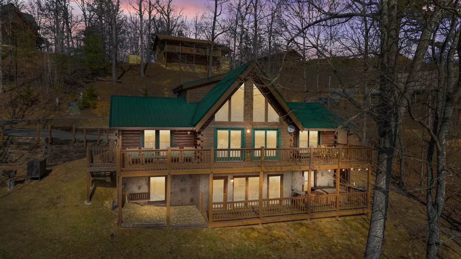 Relax and enjoy the beautiful night views of the mountains and Wears Valley.