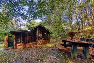 Cozy Creek Cabin