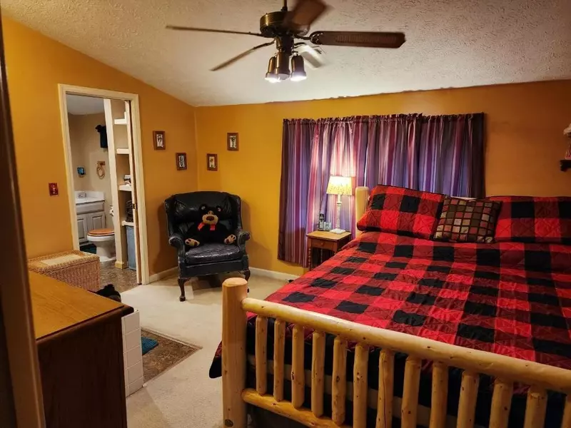 Cozy Creek Cabin