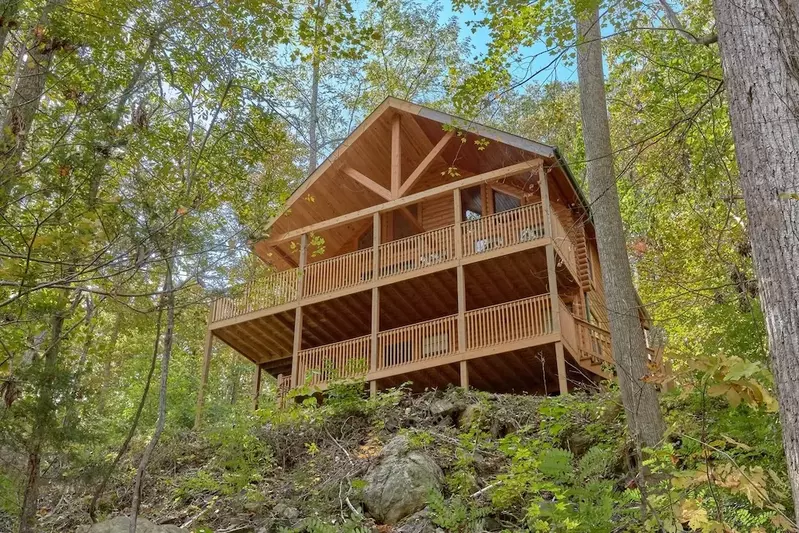 a tranquility den is one of the best cheap cabins in Pigeon Forge