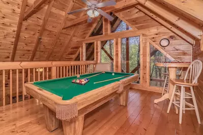 bear foot n in the smokies is one of the best cheap cabins in Pigeon Forge
