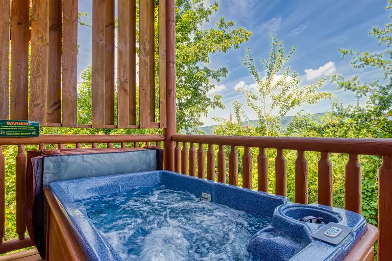 Wet and Wild hot tub with mountain views