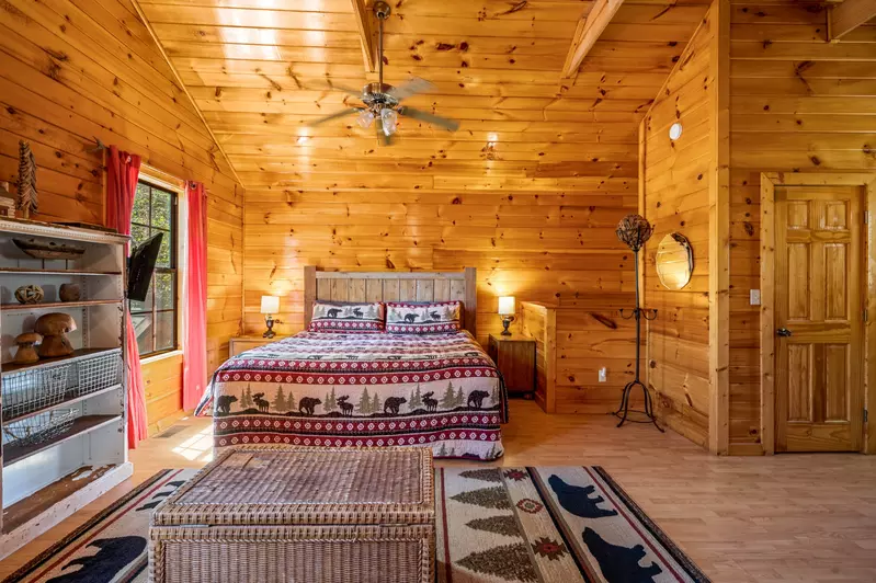 Permanent Vacation, a cozy 1-bedroom cabin tucked in the woods of Sevierville. Guests love its quiet, private setting—perfect for honeymoons, anniversaries, or small family getaways. Just 8 miles from the Parkway in Pigeon Forge, you’ll enjoy the best of both worlds: peaceful seclusion and easy access to the Smoky Mountains’ best attractions.