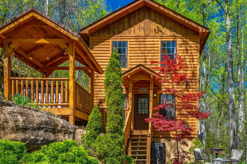 Permanent Vacation, a cozy 1-bedroom cabin tucked in the woods of Sevierville. Guests love its quiet, private setting—perfect for honeymoons, anniversaries, or small family getaways. Just 8 miles from the Parkway in Pigeon Forge, you’ll enjoy the best of both worlds: peaceful seclusion and easy access to the Smoky Mountains’ best attractions.