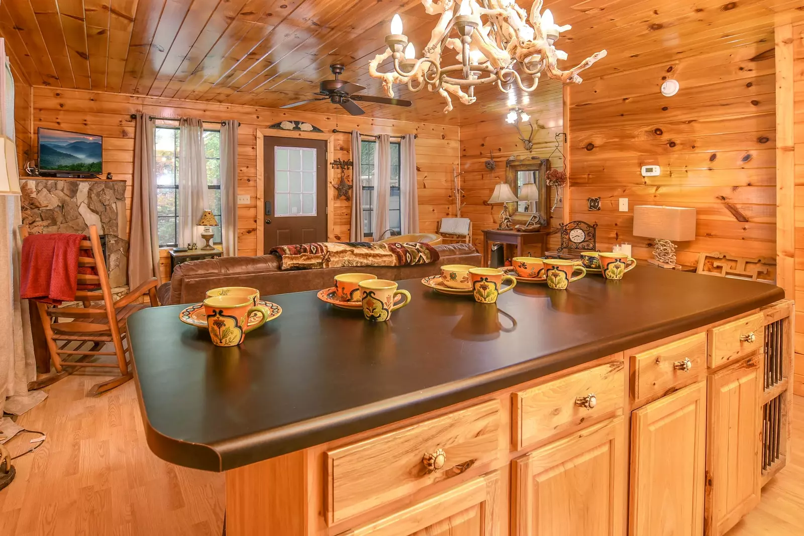 Permanent Vacation, a cozy 1-bedroom cabin tucked in the woods of Sevierville. Guests love its quiet, private setting—perfect for honeymoons, anniversaries, or small family getaways. Just 8 miles from the Parkway in Pigeon Forge, you’ll enjoy the best of both worlds: peaceful seclusion and easy access to the Smoky Mountains’ best attractions.