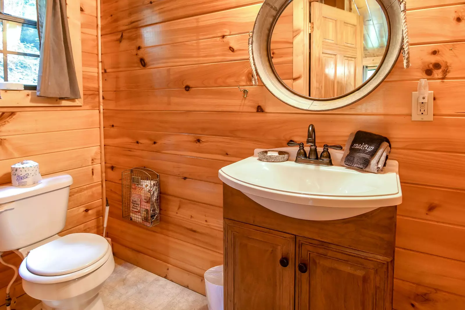 Permanent Vacation, a cozy 1-bedroom cabin tucked in the woods of Sevierville. Guests love its quiet, private setting—perfect for honeymoons, anniversaries, or small family getaways. Just 8 miles from the Parkway in Pigeon Forge, you’ll enjoy the best of both worlds: peaceful seclusion and easy access to the Smoky Mountains’ best attractions.