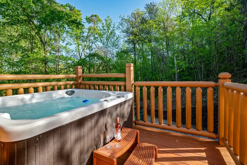 Easy Livin’ – a Smoky Mountain cabin rental with hot tub, fire pit, and comfortable family-friendly spaces.