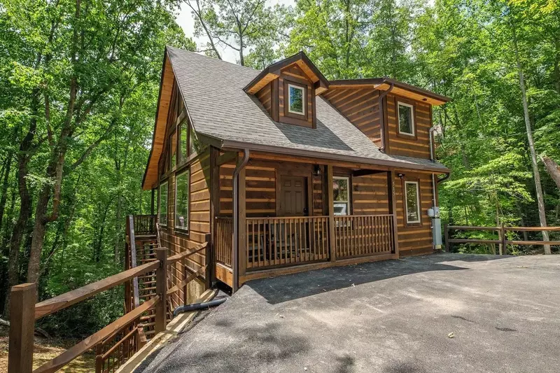 Cozy Cub Cabin