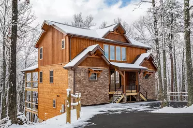 Iron Mountain Lodge